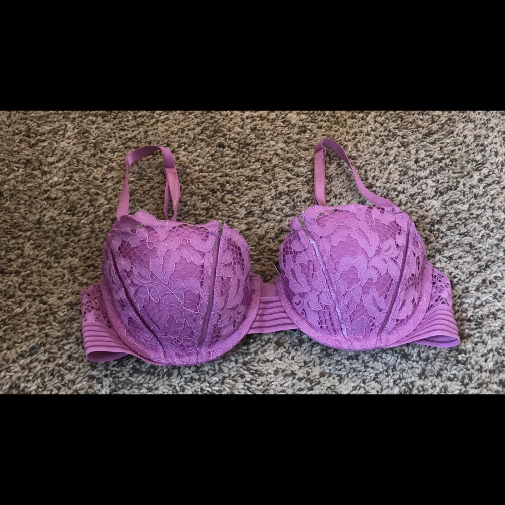 Victoria’s Secret uplift bra